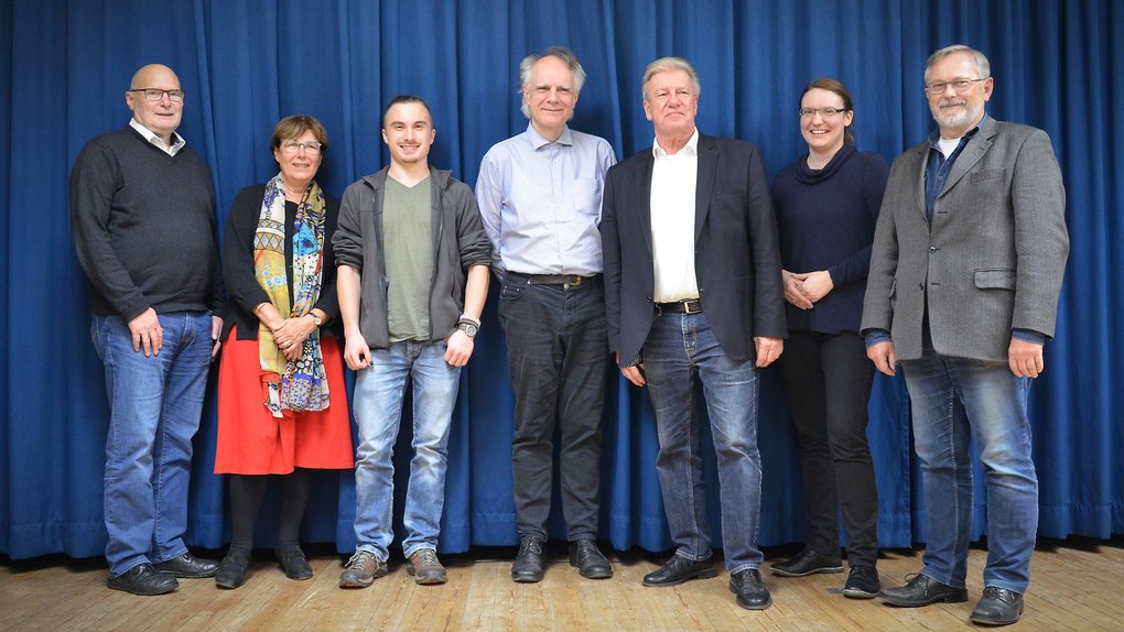 Der neugewählte Vorstand des AWO Landesverbandes Bremen e.V. (von links): Beisitzer Jochen Mertin, stellvertretende Vorsitzende Sybille Böschen, der Vertreter des AWO Jugendwerks Hauke Rompel, Beisitzer Stefaan Jacobs, Vorsitzender Dr. Uwe Lissau, Beisitzerin Larissa Krümpfer und Beisitzer Erich Kruschel. Nicht im Bild ist Sarah Ryglewski, die zu Koalitionsverhandlungen in Berlin weilt.                                | © AWO/Anke Wiebersiek